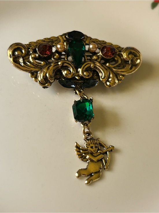 Jewelry - Gold-Tone Emerald Cherub Drop Brooch Women's Jewelry faux pearls and crystal pin